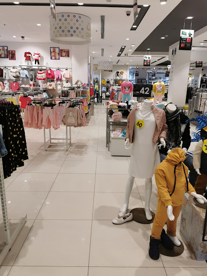 REDTAG - Saudi Arabia|Sabya 85297|عزان بلازا،|King Abdul Aziz Rd