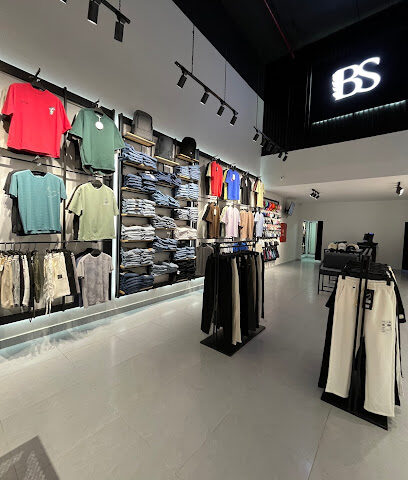 القميص الاسود | Black Shirt - Buraydah - +966 55 359 0226