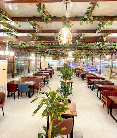 مطعم و مقهى السقيفة - Yanbu - +966 54 219 5005