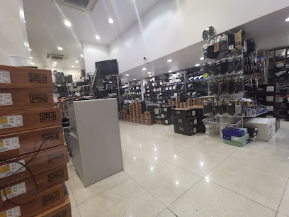 معرض ال ظاهر للملابس الجاهزه - Al Qatif - +966 55 588 5114