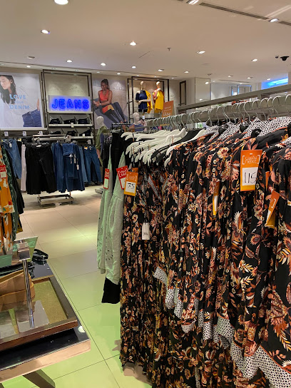 Next - Saudi Arabia|Riyadh 12411|King Abdul Aziz|Granada Mall (inside Debenhams) - Ground Floor