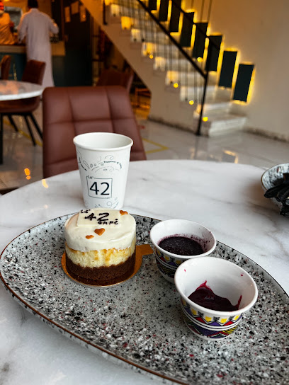 Le 42 Cafe - Saudi Arabia|Dammam 32444|An Nur|King Saud St