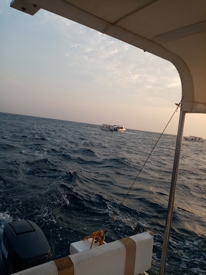 رمزالزين للرحلات البحرية. (تأجير قوارب؛) Boat Hire Service - Saudi Arabia|Yanbu 46452|Al-Nahdah
