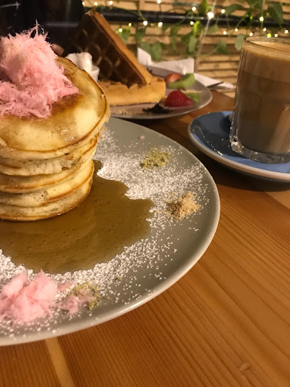 Alshurfa Specialty Cafe الشرفة كافيه للقهوة المختصة (نساء فقط) - Saudi Arabia|Al Madinah Al Munawwarah|8841|King Abdullah Rd