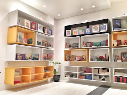 Moon Tale for Children and Adolescents Library - Al Qatif - +966 56 985 0715