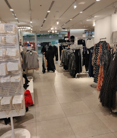 H&M - Mecca - +966 12 232 7879