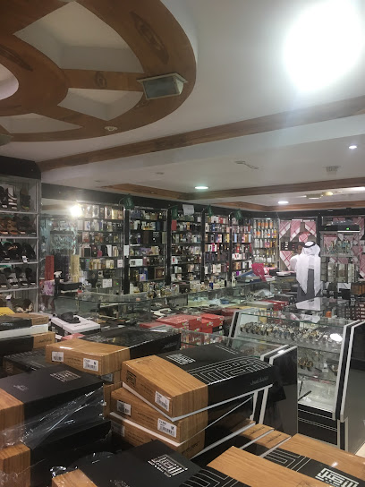 معرض جداول الشموخ ملابس ونسخ مفاتيح (شيوخ الخليج)-Men's clothing store - Saudi Arabia|Buqayq 33261|المدينة،|WMG5+VG5