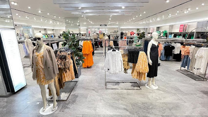 H&M - Riyadh - +966 11 520 3578