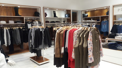 Punt Roma - Dhahran - +966 13 868 8281